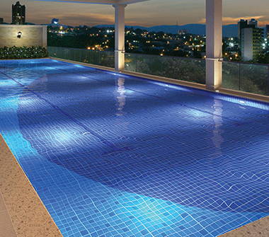 Perspectiva da piscina climatizada com raia 25M